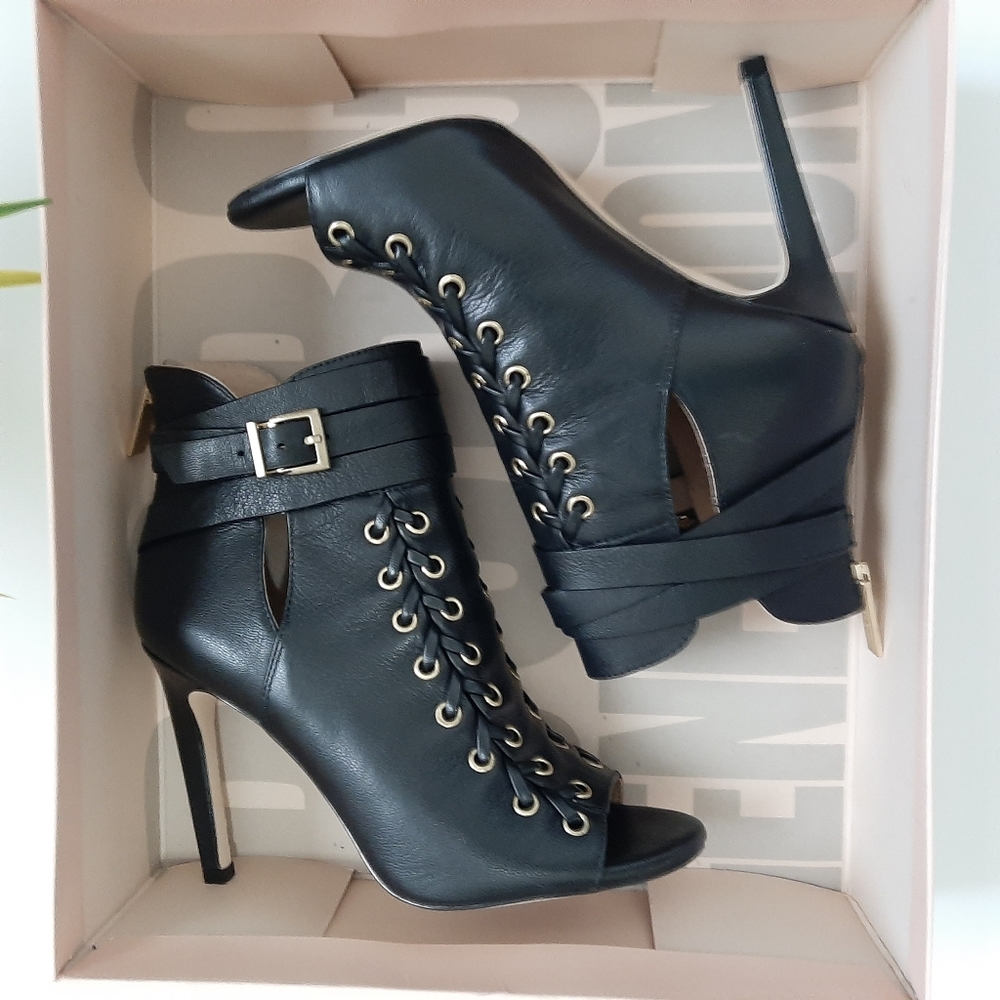BCBGeneration BG-Ceville Bootie, Black 5.5…